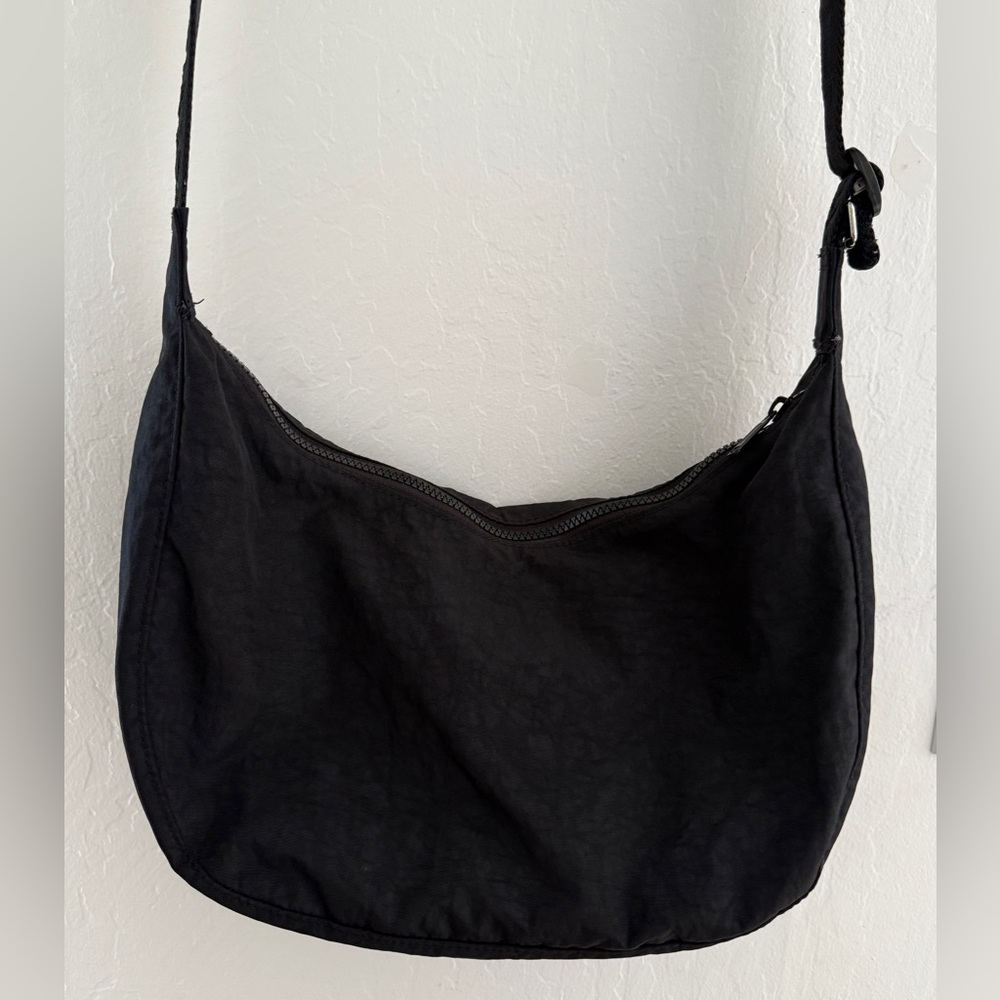 BAGGU Black Medium Crescent Shoulder/Crossbody Bag